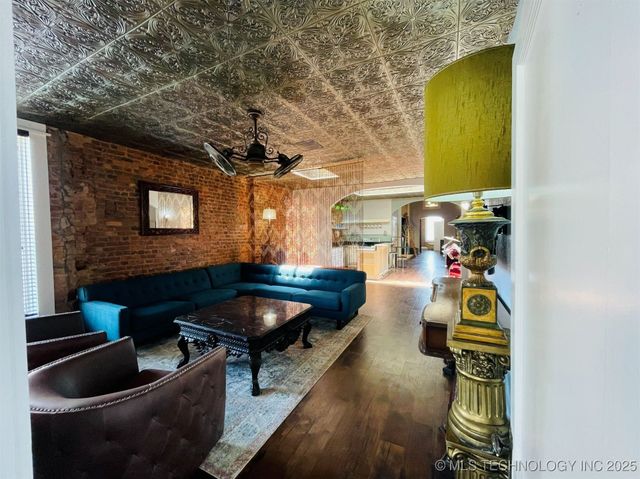 8 W Main Street, Ardmore, OK 73401