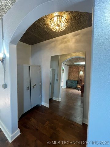 8 W Main Street, Ardmore, OK 73401