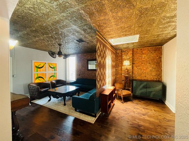 8 W Main Street, Ardmore, OK 73401