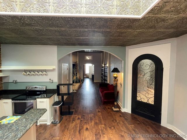 8 W Main Street, Ardmore, OK 73401