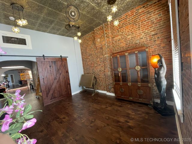 8 W Main Street, Ardmore, OK 73401