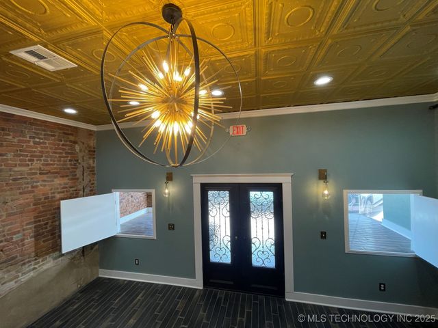 8 W Main Street, Ardmore, OK 73401