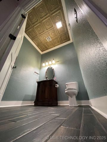 8 W Main Street, Ardmore, OK 73401