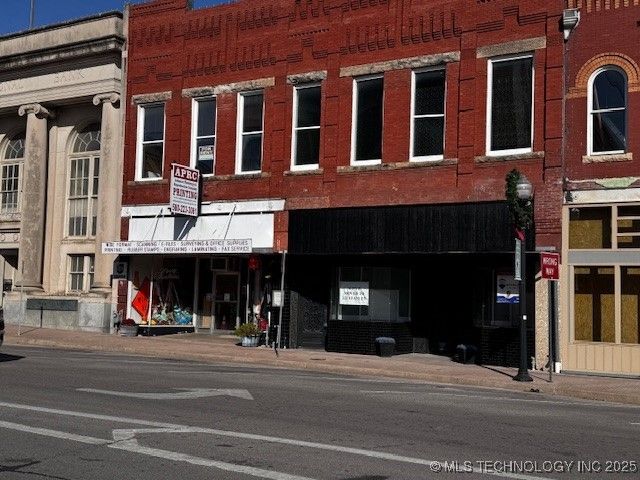 8 W Main Street, Ardmore, OK 73401