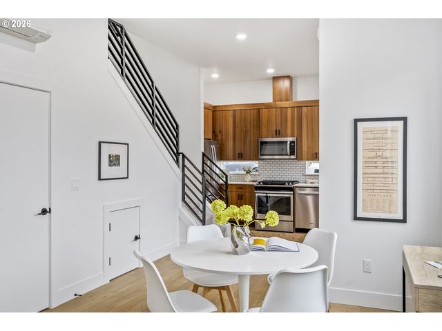 6875 N SALEM Ave, Portland, OR 97203