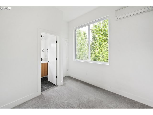 6875 N SALEM Ave, Portland, OR 97203