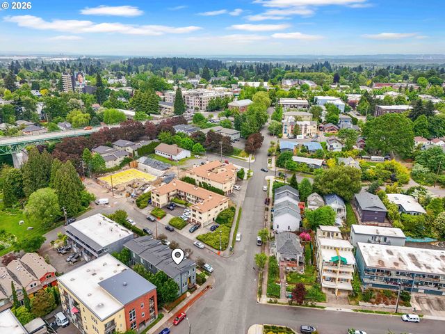 6875 N SALEM Ave, Portland, OR 97203