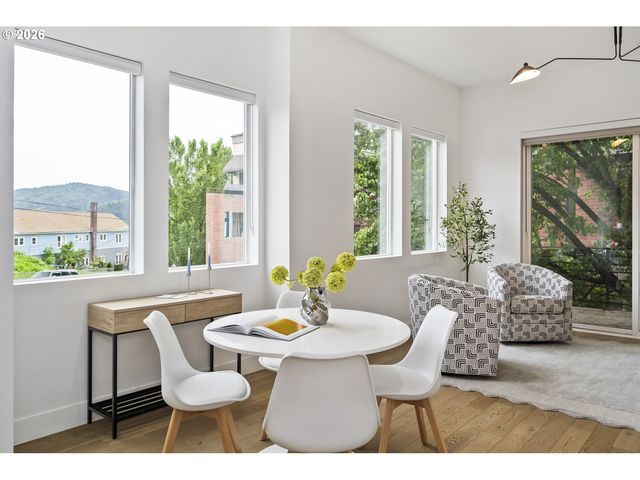 6875 N SALEM Ave, Portland, OR 97203