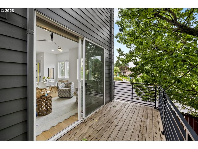 6875 N SALEM Ave, Portland, OR 97203