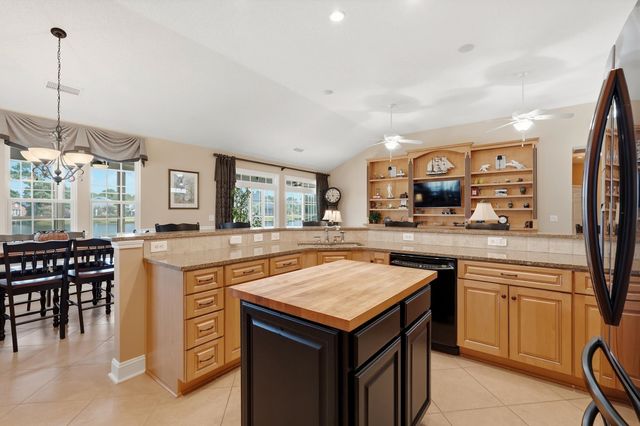 241 Wedgefield Dr., Conway, SC 29526