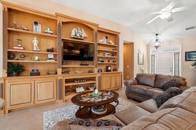 241 Wedgefield Dr., Conway, SC 29526