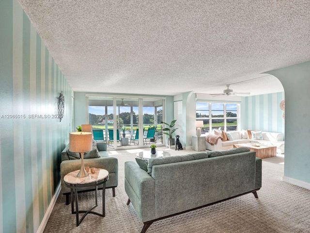 808 Cypress Blvd 409, Pompano Beach, FL 33069