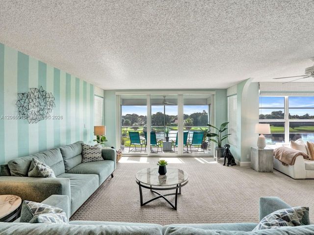 808 Cypress Blvd 409, Pompano Beach, FL 33069