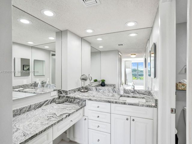808 Cypress Blvd 409, Pompano Beach, FL 33069