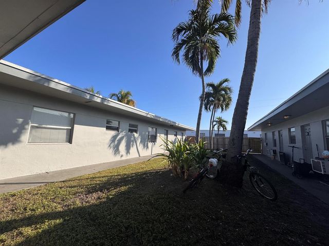 825 SW 10TH Terrace 9, Pompano Beach, FL 33060