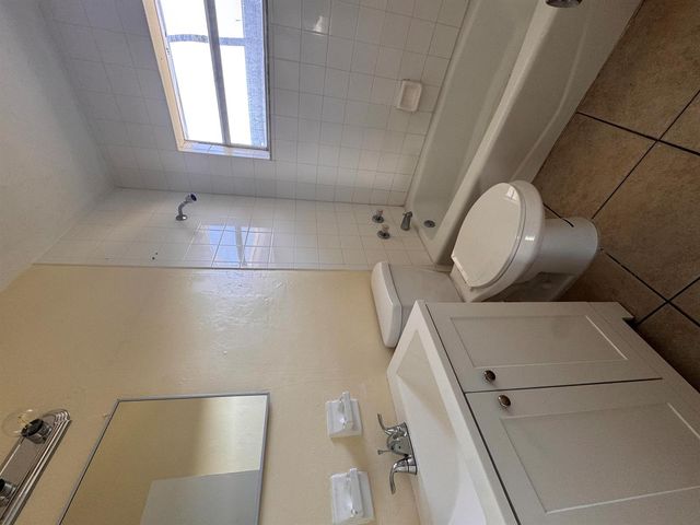 825 SW 10TH Terrace 9, Pompano Beach, FL 33060