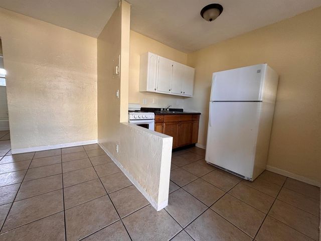 825 SW 10TH Terrace 9, Pompano Beach, FL 33060