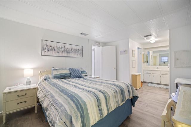 832 JOLANDA CIRCLE, Venice, FL 34285