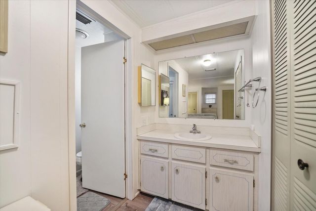 832 JOLANDA CIRCLE, Venice, FL 34285