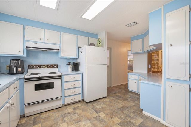 832 JOLANDA CIRCLE, Venice, FL 34285