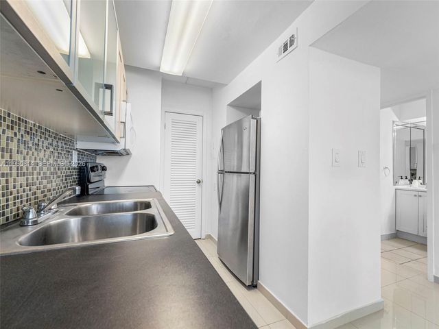 100 Lincoln Rd 417, Miami Beach, FL 33139