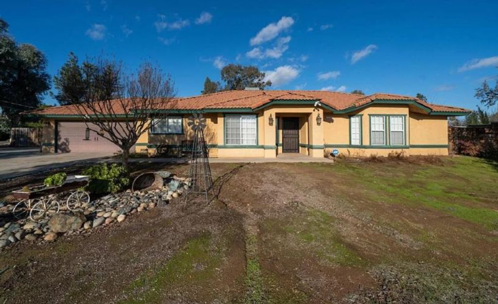 Image 1 of property listing at 12281 Fernwood Drive, Madera, CA 93636