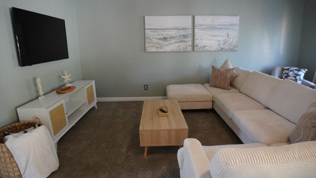 Image 10 of property listing at 12281 Fernwood Drive, Madera, CA 93636