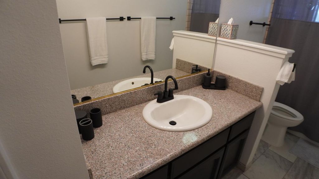 Image 14 of property listing at 12281 Fernwood Drive, Madera, CA 93636