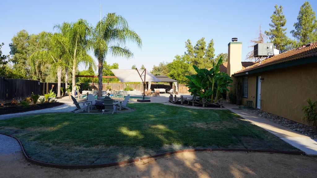 Image 3 of property listing at 12281 Fernwood Drive, Madera, CA 93636