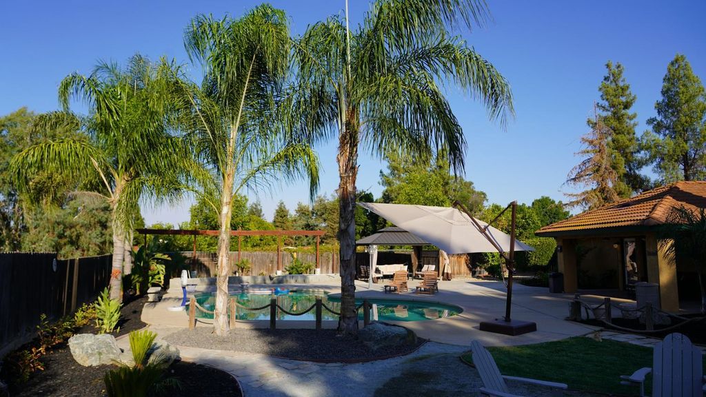 Image 4 of property listing at 12281 Fernwood Drive, Madera, CA 93636
