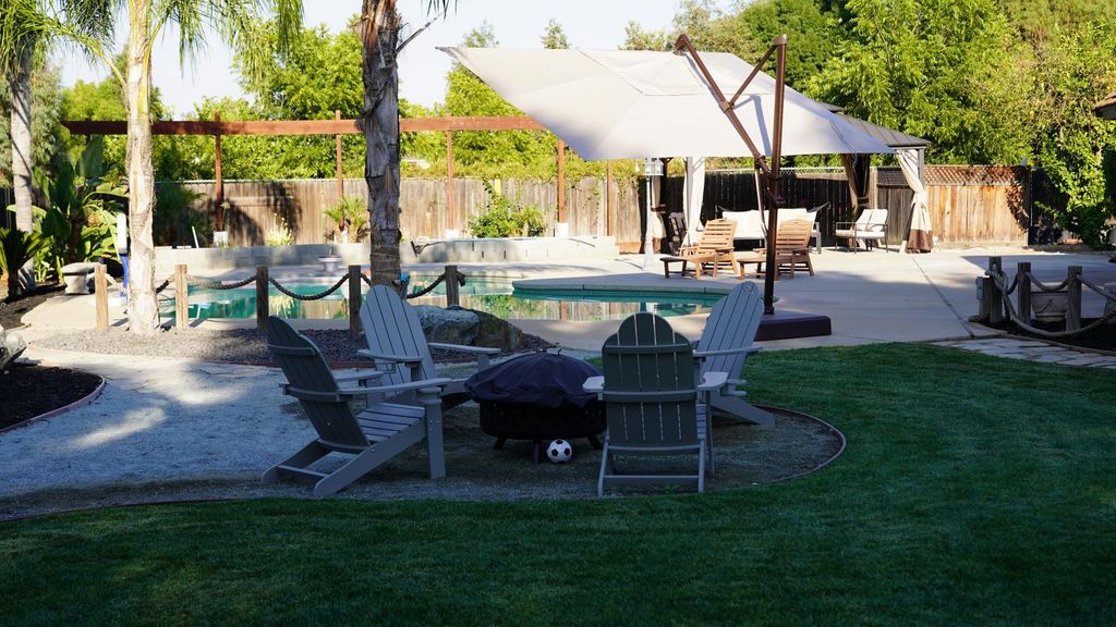 Image 5 of property listing at 12281 Fernwood Drive, Madera, CA 93636
