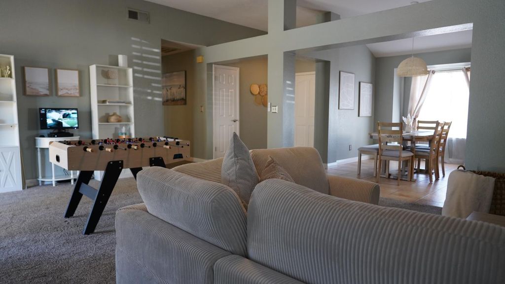 Image 9 of property listing at 12281 Fernwood Drive, Madera, CA 93636