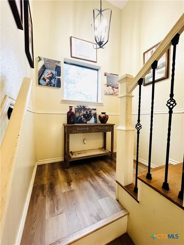 1904 N Hoover Avenue, Cameron, TX 76520