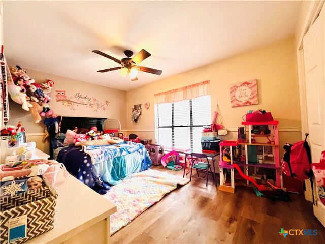 1904 N Hoover Avenue, Cameron, TX 76520