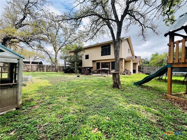 1904 N Hoover Avenue, Cameron, TX 76520