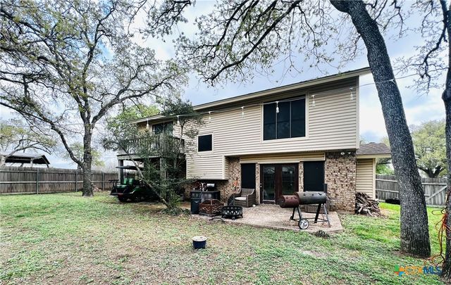 1904 N Hoover Avenue, Cameron, TX 76520