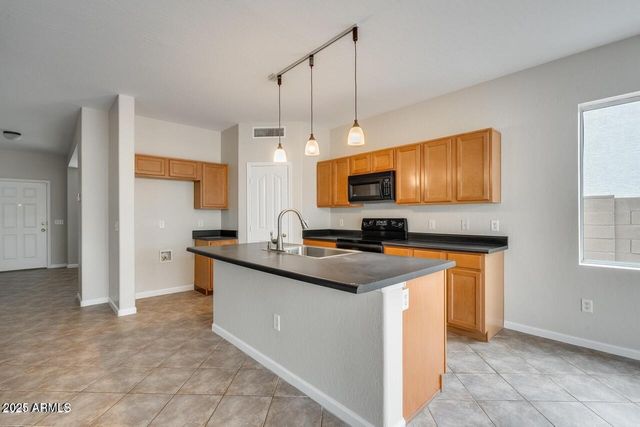 7265 W GARDENIA Avenue, Glendale, AZ 85303