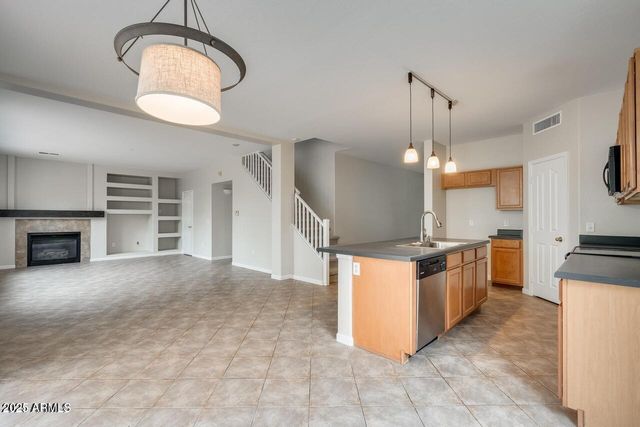 7265 W GARDENIA Avenue, Glendale, AZ 85303