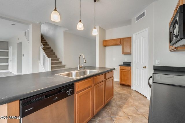 7265 W GARDENIA Avenue, Glendale, AZ 85303