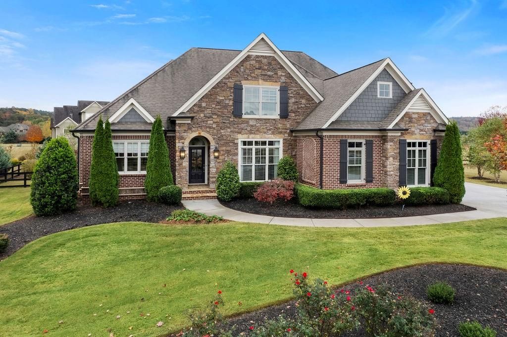 34 River Shoals SE Drive, Cartersville, GA 30120