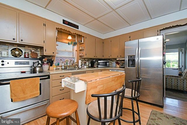 64 DIAMOND ST, Souderton, PA 18964
