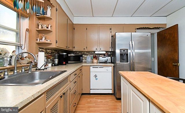 64 DIAMOND ST, Souderton, PA 18964