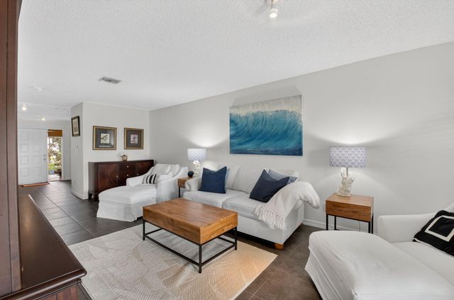 5282 Sapphire Valley, Boca Raton, FL 33486