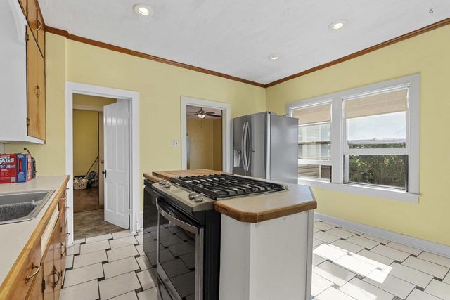 847 SHAWANO AVENUE, Green Bay, WI 54303