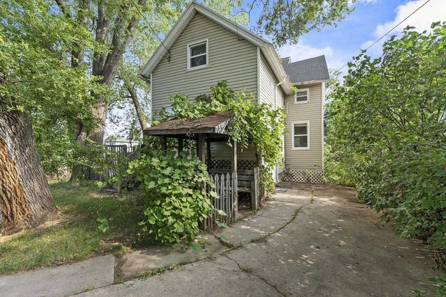847 SHAWANO AVENUE, Green Bay, WI 54303