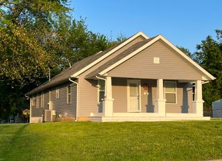 404 South Boston Avenue, Bolivar, MO 65613