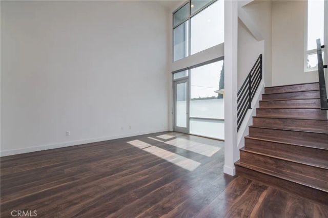 6016 W Beachwood Ln, Los Angeles, CA 90038