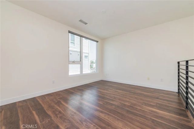 6016 W Beachwood Ln, Los Angeles, CA 90038