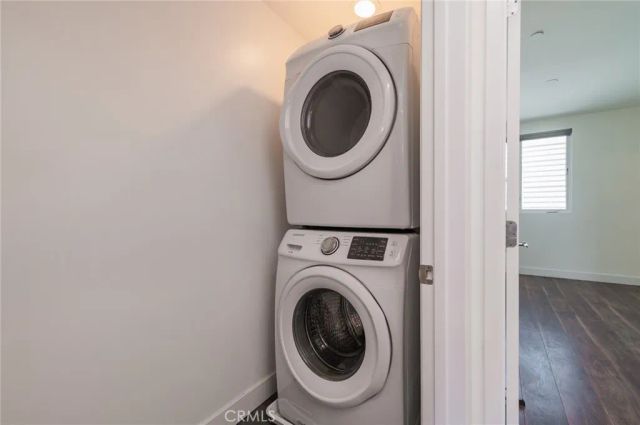 6016 W Beachwood Ln, Los Angeles, CA 90038