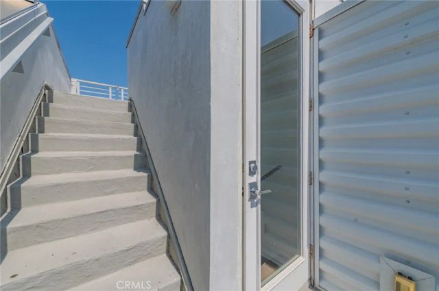 6016 W Beachwood Ln, Los Angeles, CA 90038